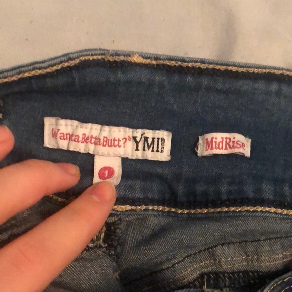 Medium Wash Skinny Jeans!!! 9$ - Picture 4 of 5